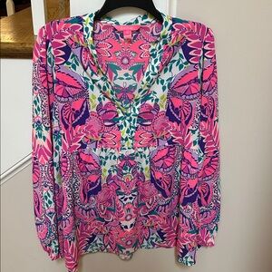 Lilly Pulitzer L Winona Stretch Tunic in She’s Too Fly Pink and Green Floral